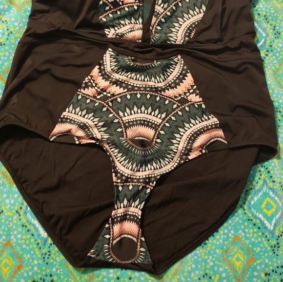 Adore me one piece with mesh Swimsuit 3xl - Picture 5 of 6